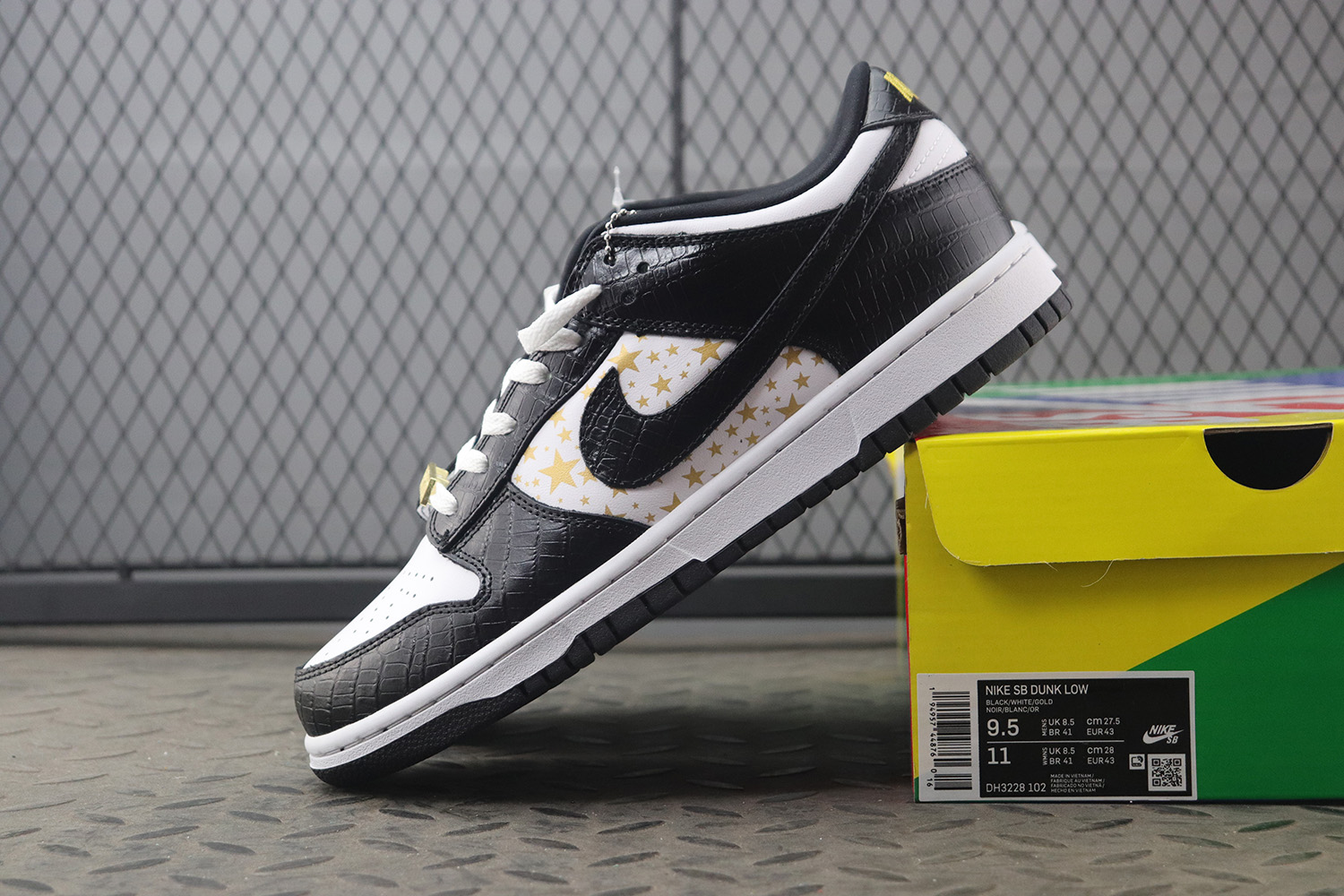 Supreme Nike SB Dunk Low White Black