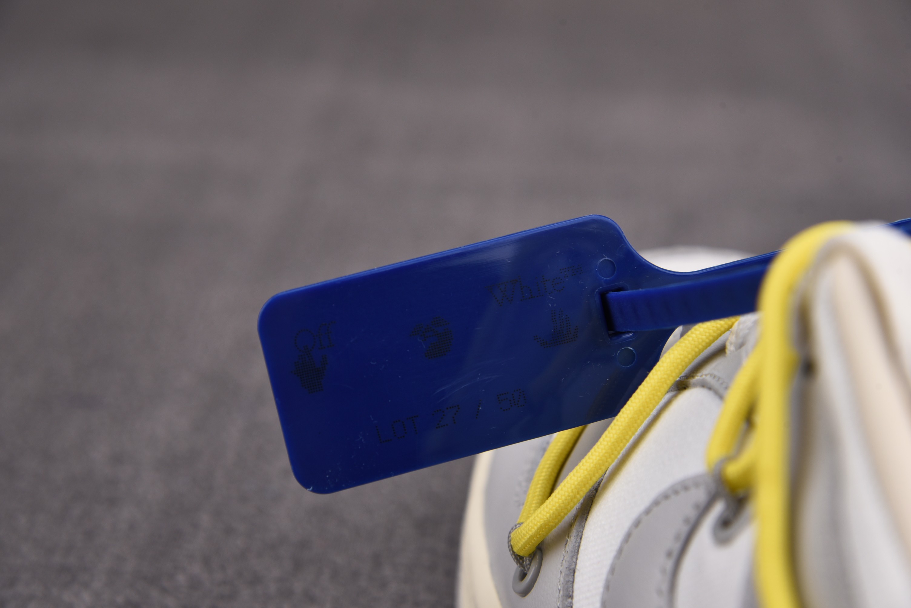 Nike Dunk Low   Lot 27