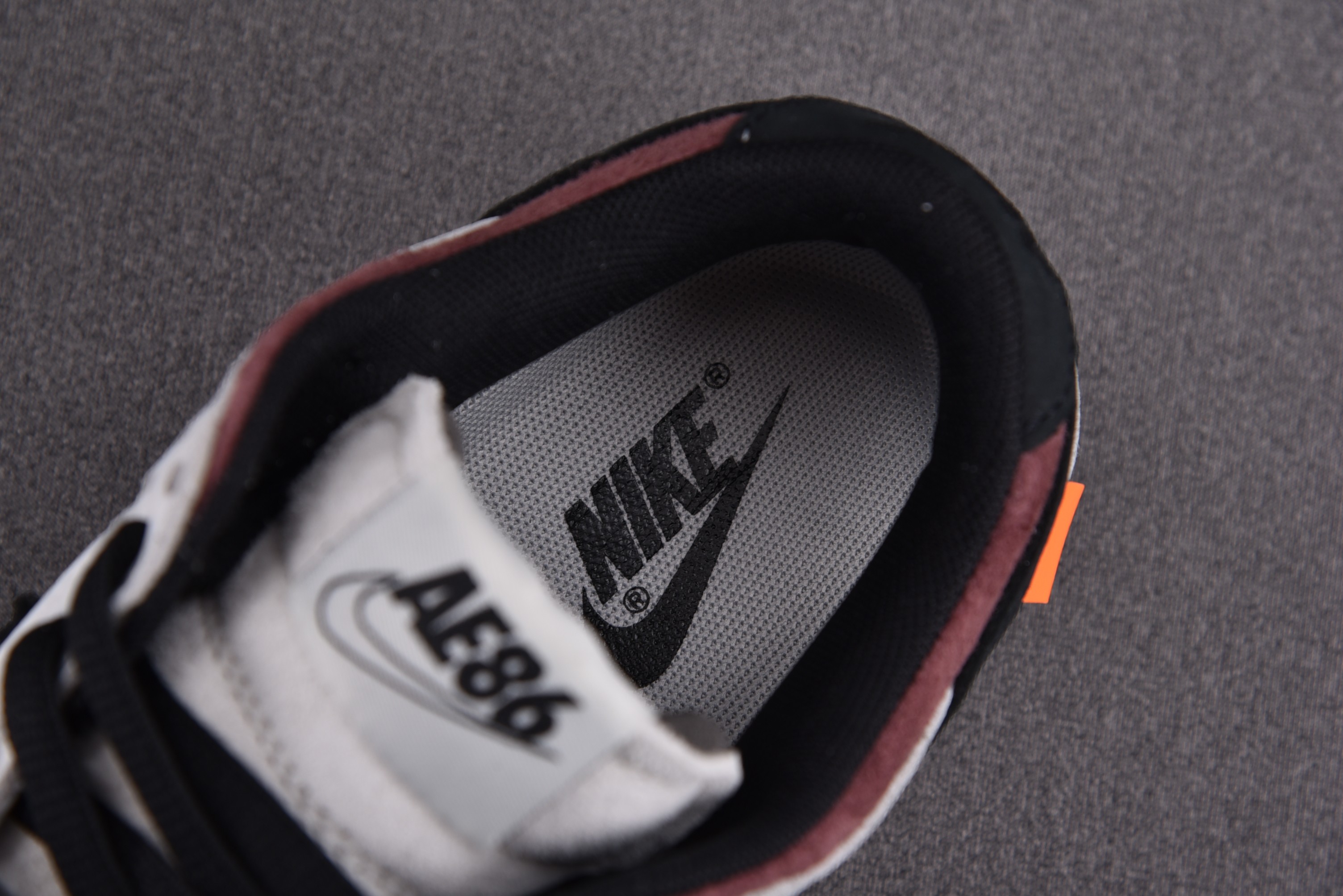 Nike SB Dunk Low INITIAL D/Toyota AE86