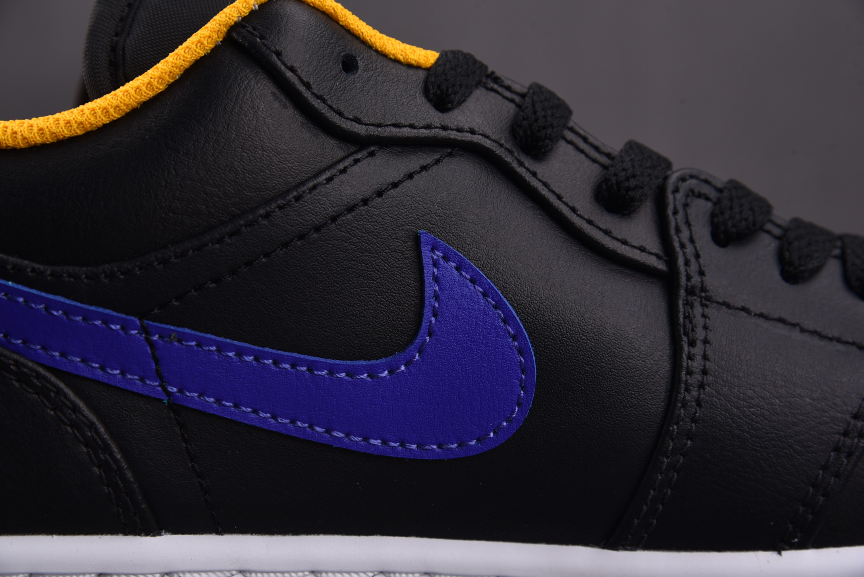Jordan 1 Low Dark Concord