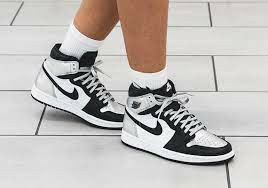 (WOMEN SIZE!!) Jordan 1 Retro High Silver Toe