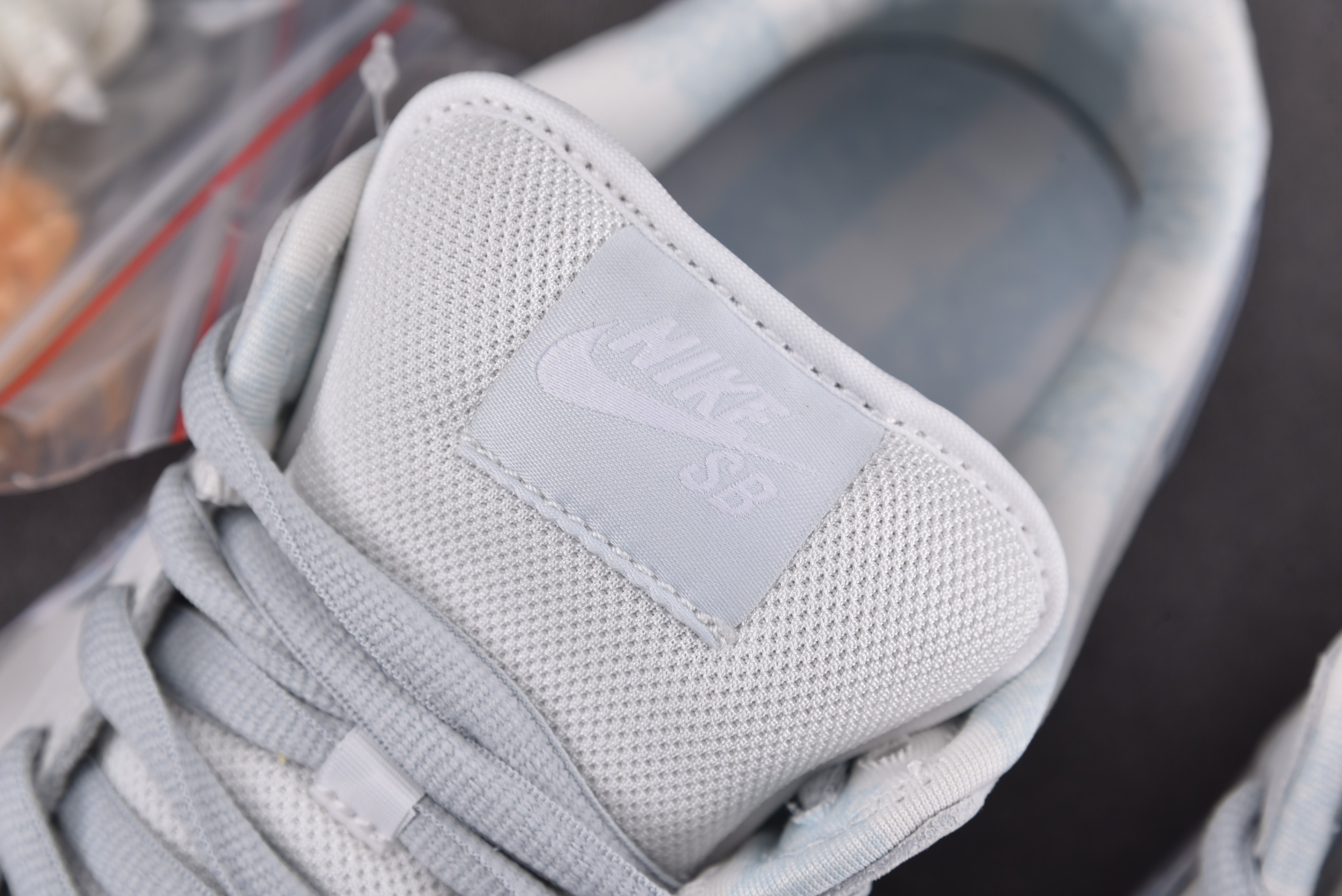 Nike SB Dunk Low White Lobster (Friends and Family)(Black Ruber Ring)