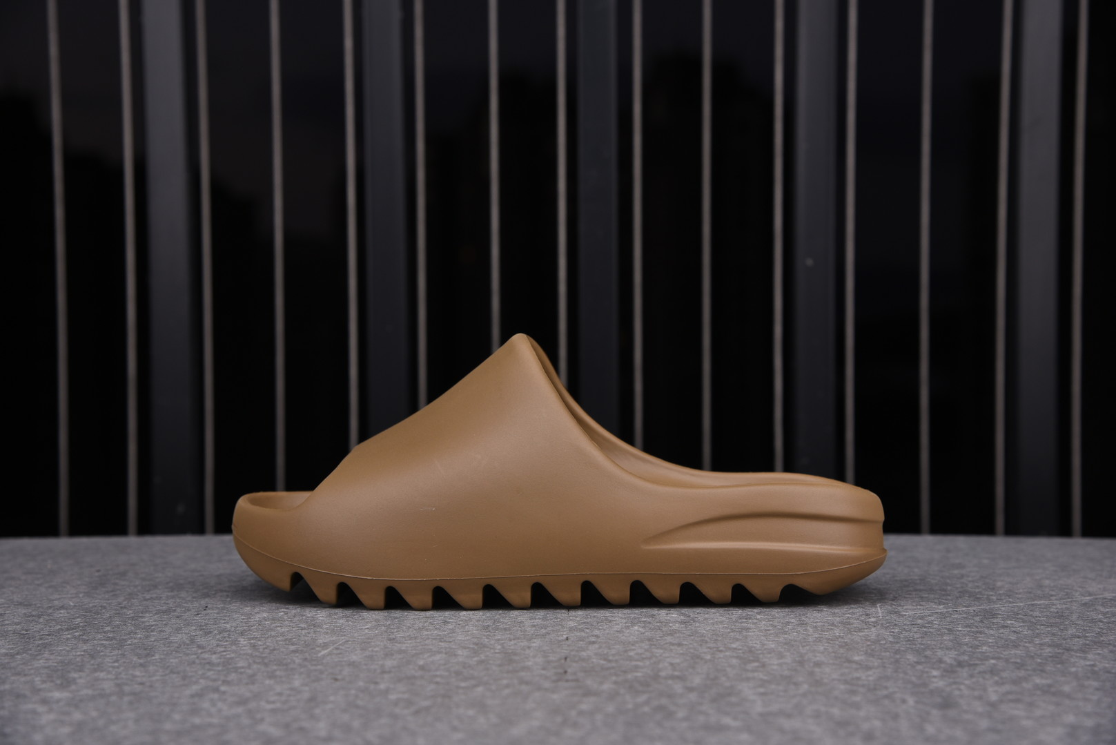 Yeezy Slide Core (One Size Smaller!!)