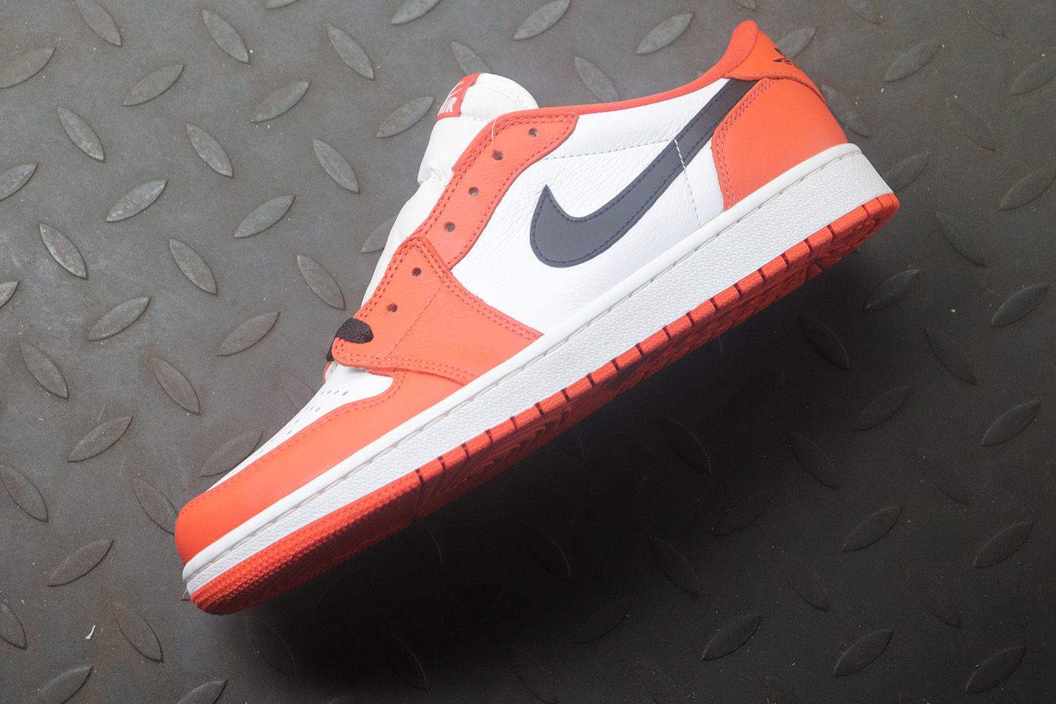 Jordan 1 Low Starfish