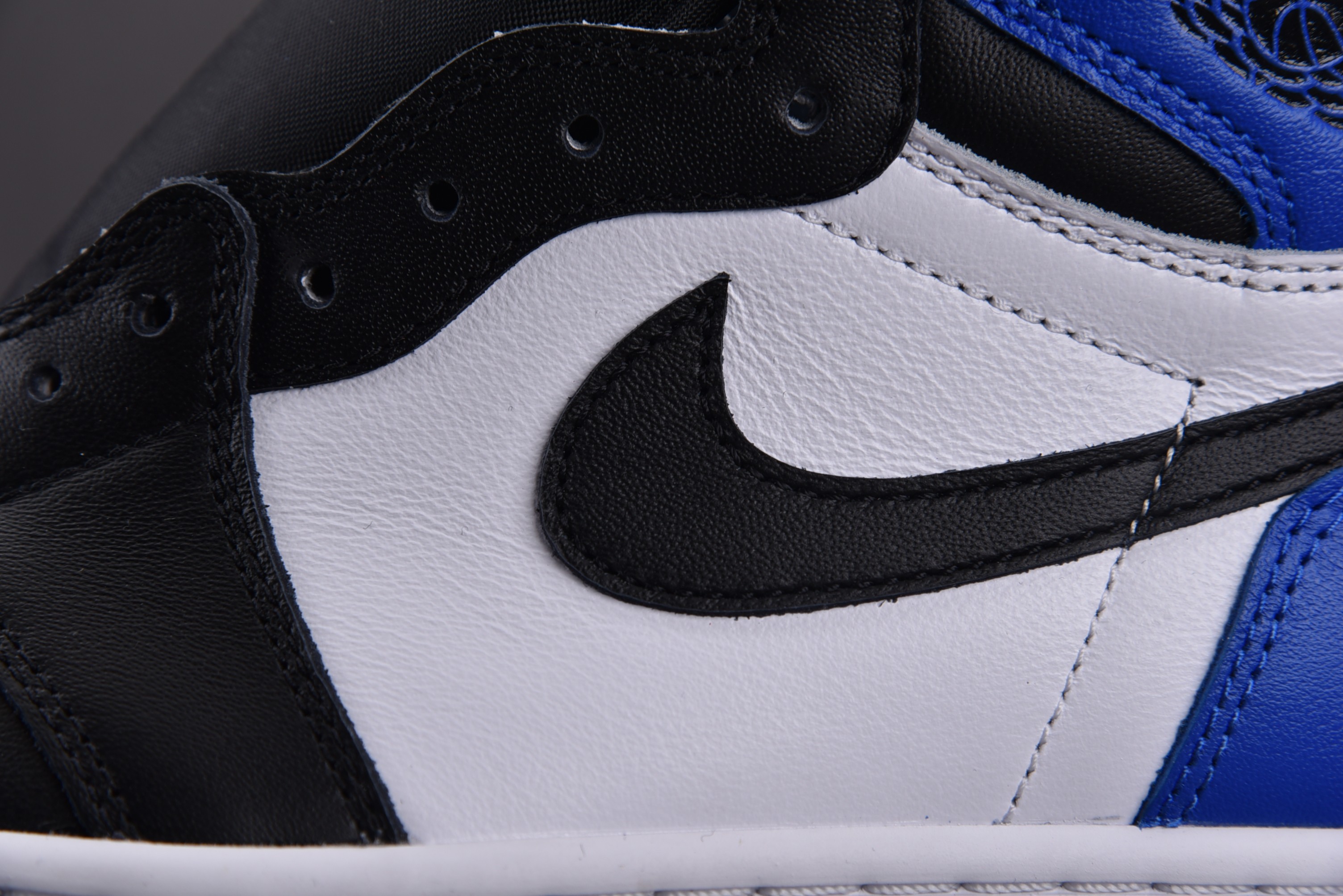 Jordan 1 Retro High Fragment