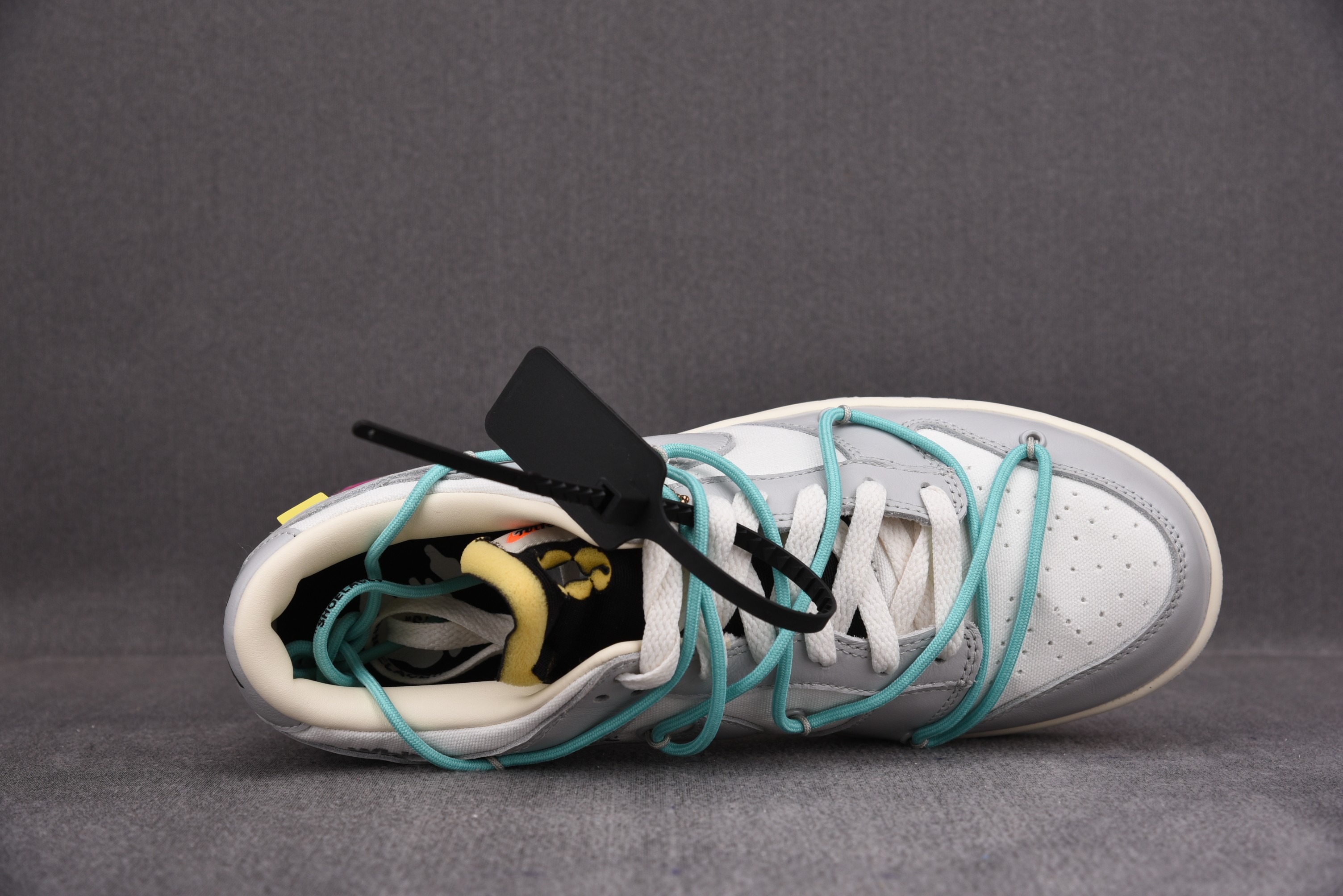 Nike Dunk Low   Lot 4