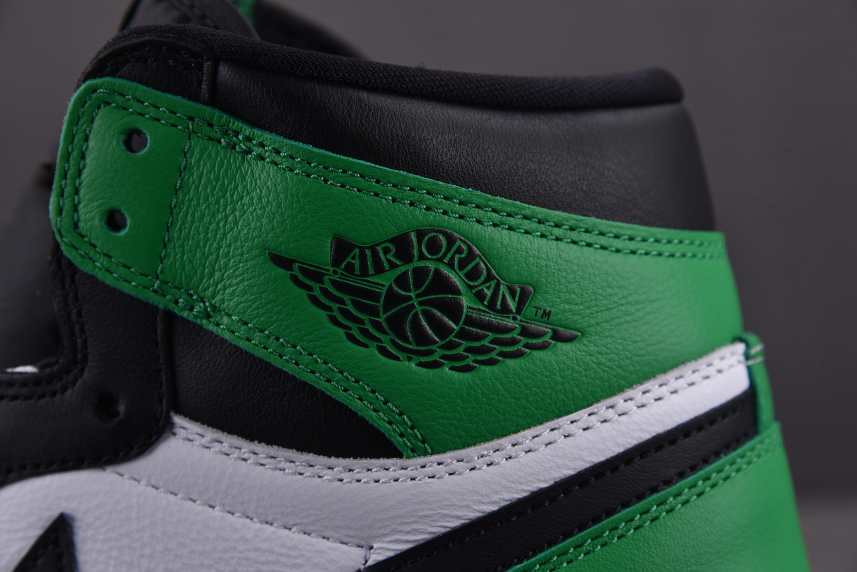 Jordan 1 Retro High OG Lucky Green
