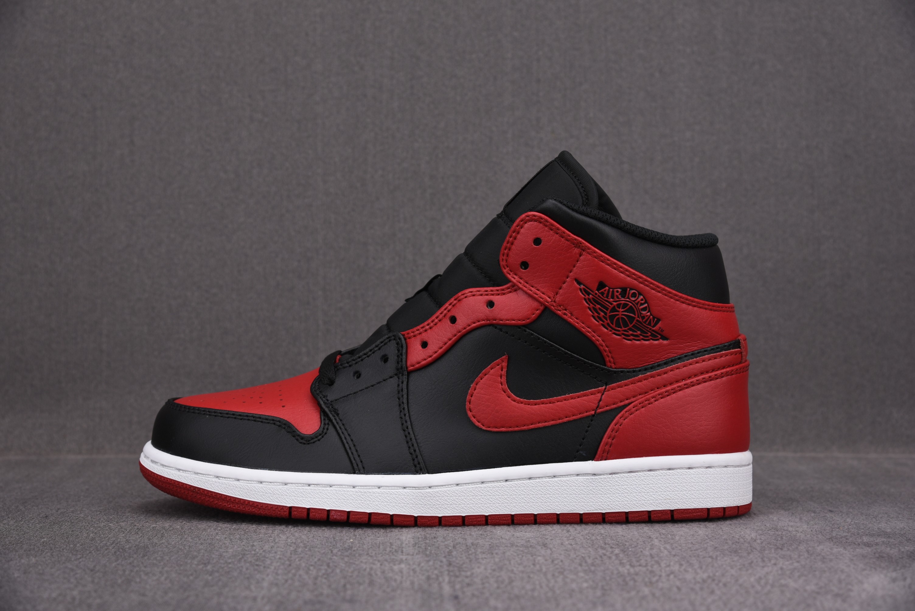 Jordan 1 Mid Banned (2020)