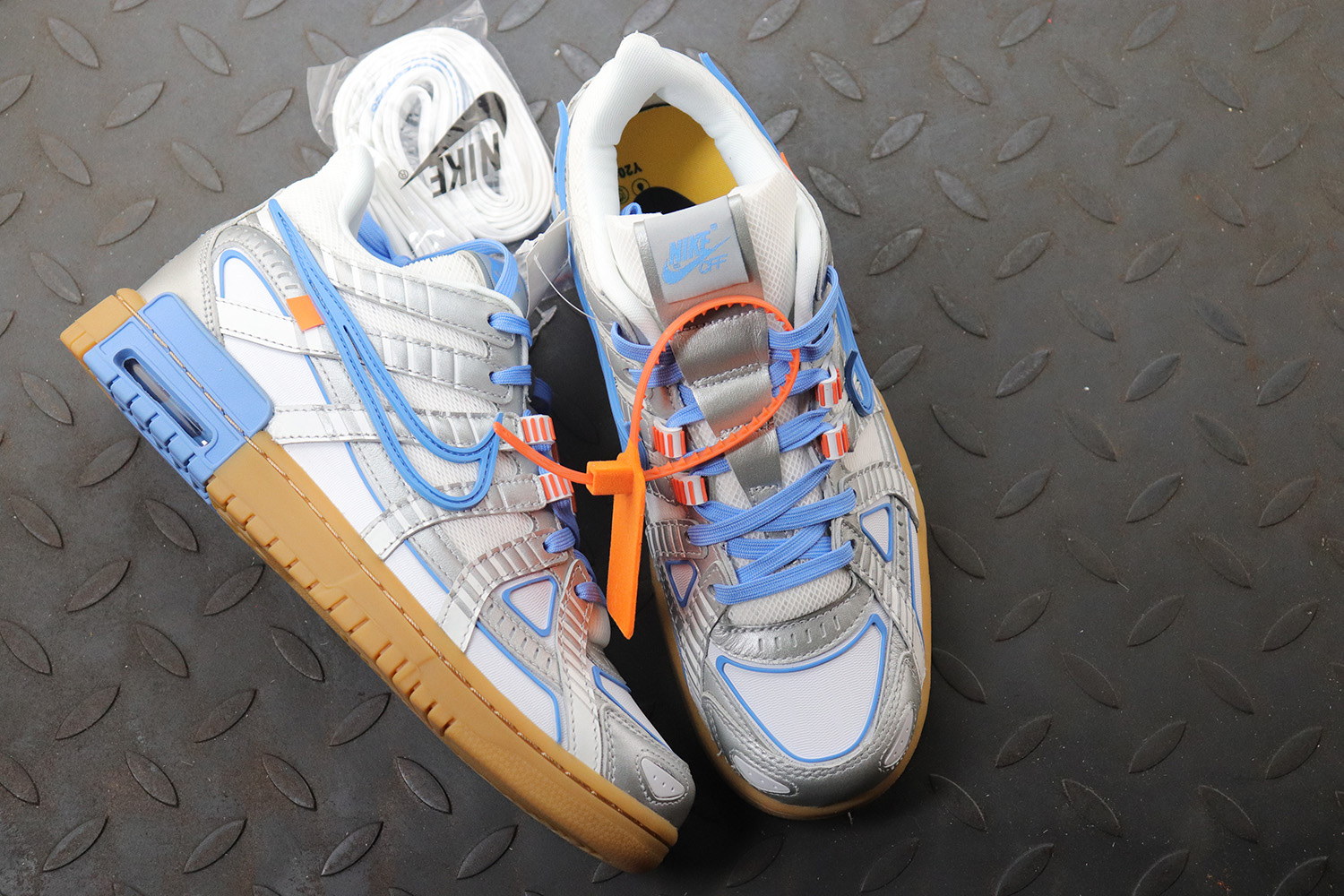 Nike Air Rubber Dunk   UNC