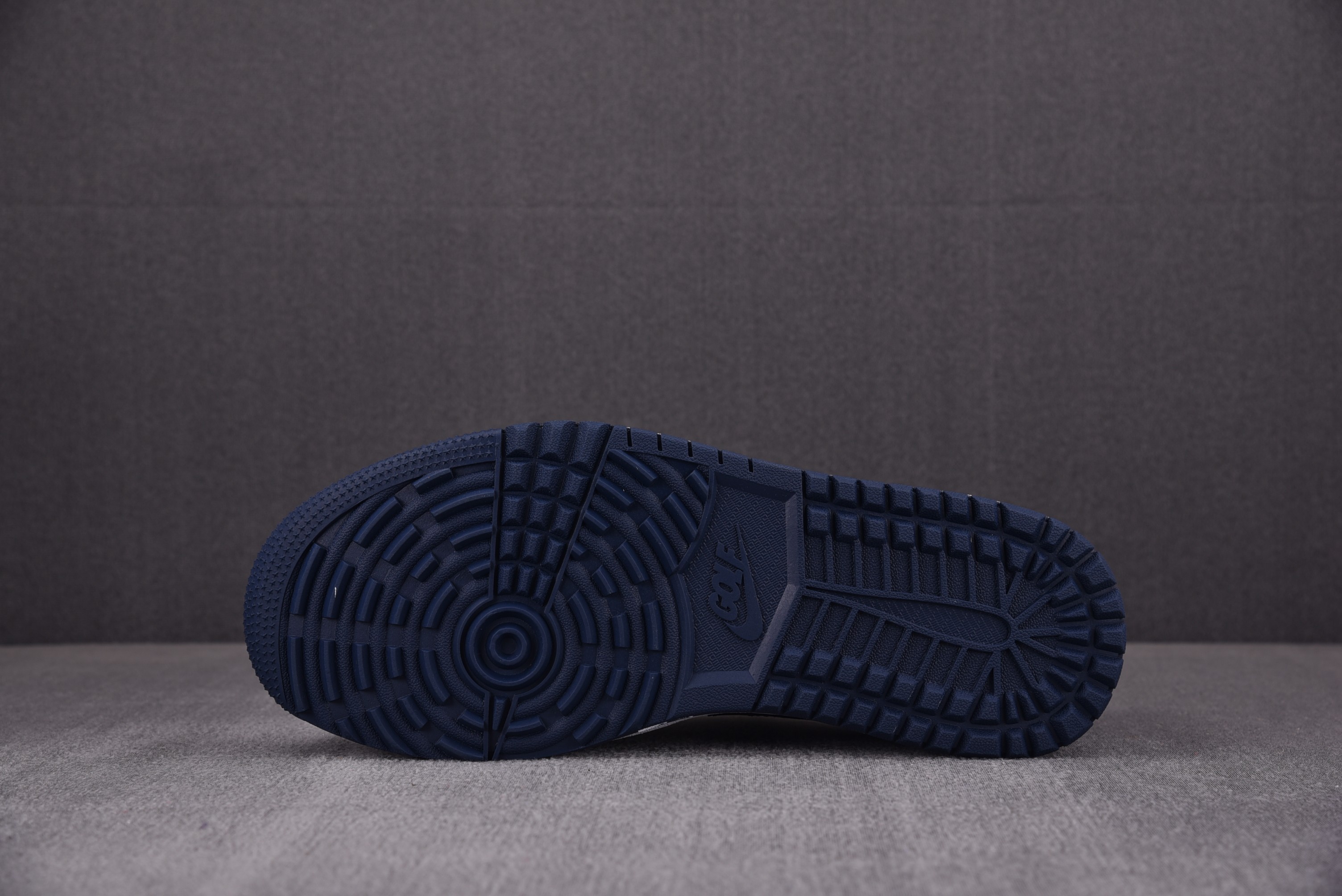 Jordan 1 Retro Low Golf Midnight Navy