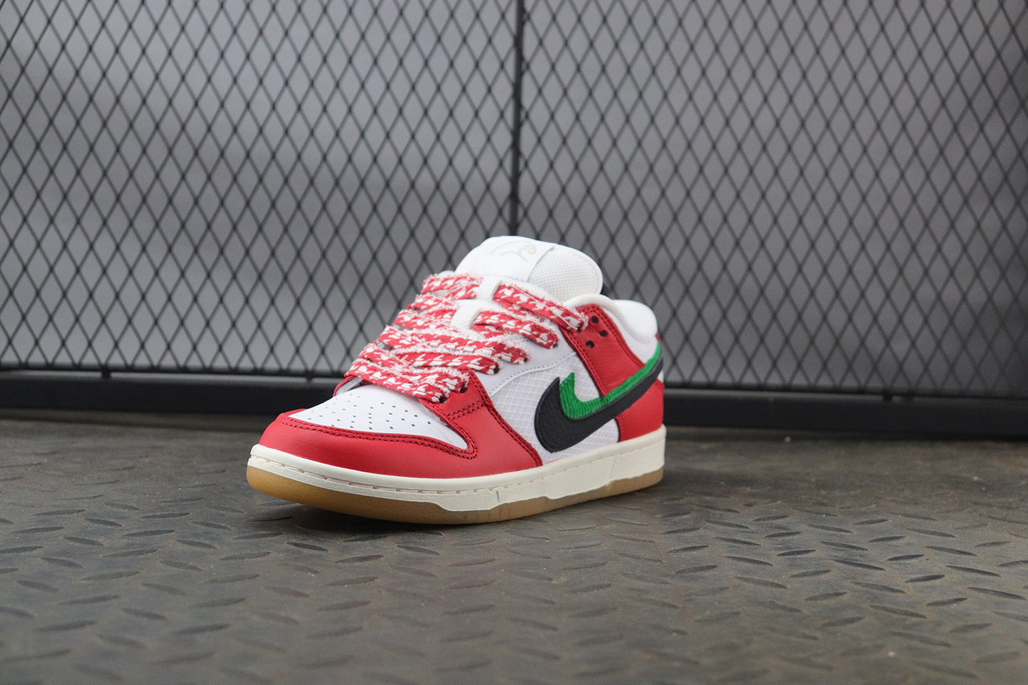 Nike SB Dunk Low Habibi