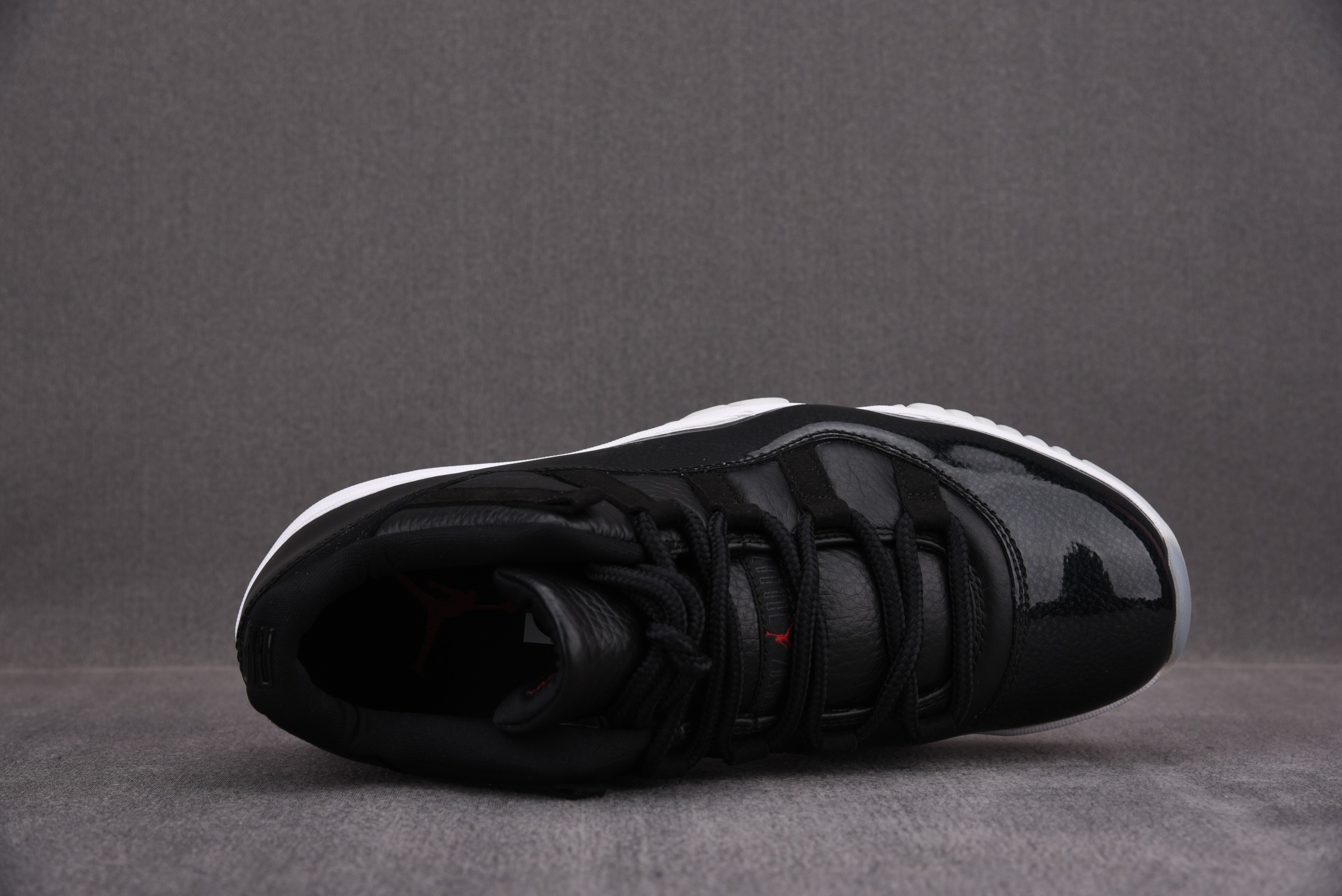 Air Jordan 11 Low 72-10