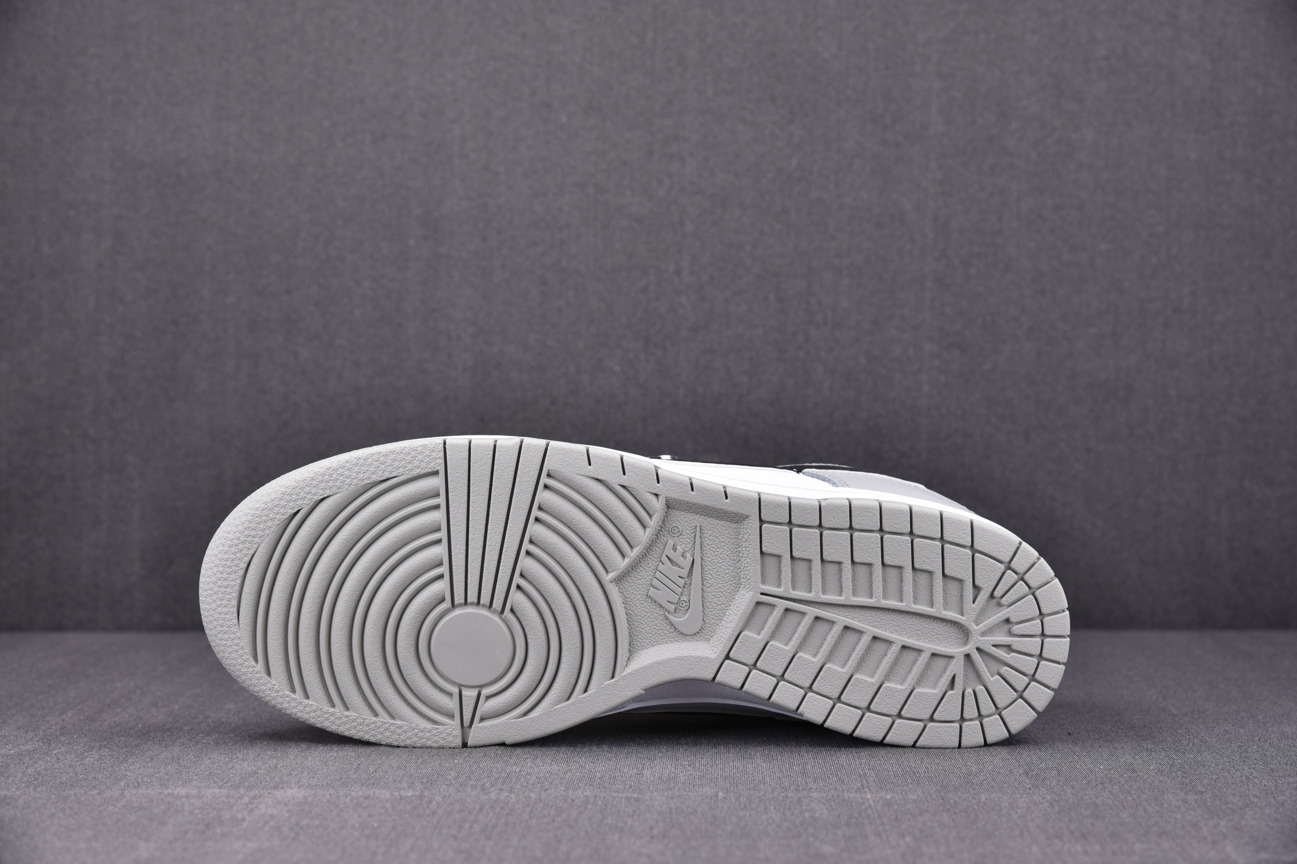 Nike Dunk Low SE Jackpot