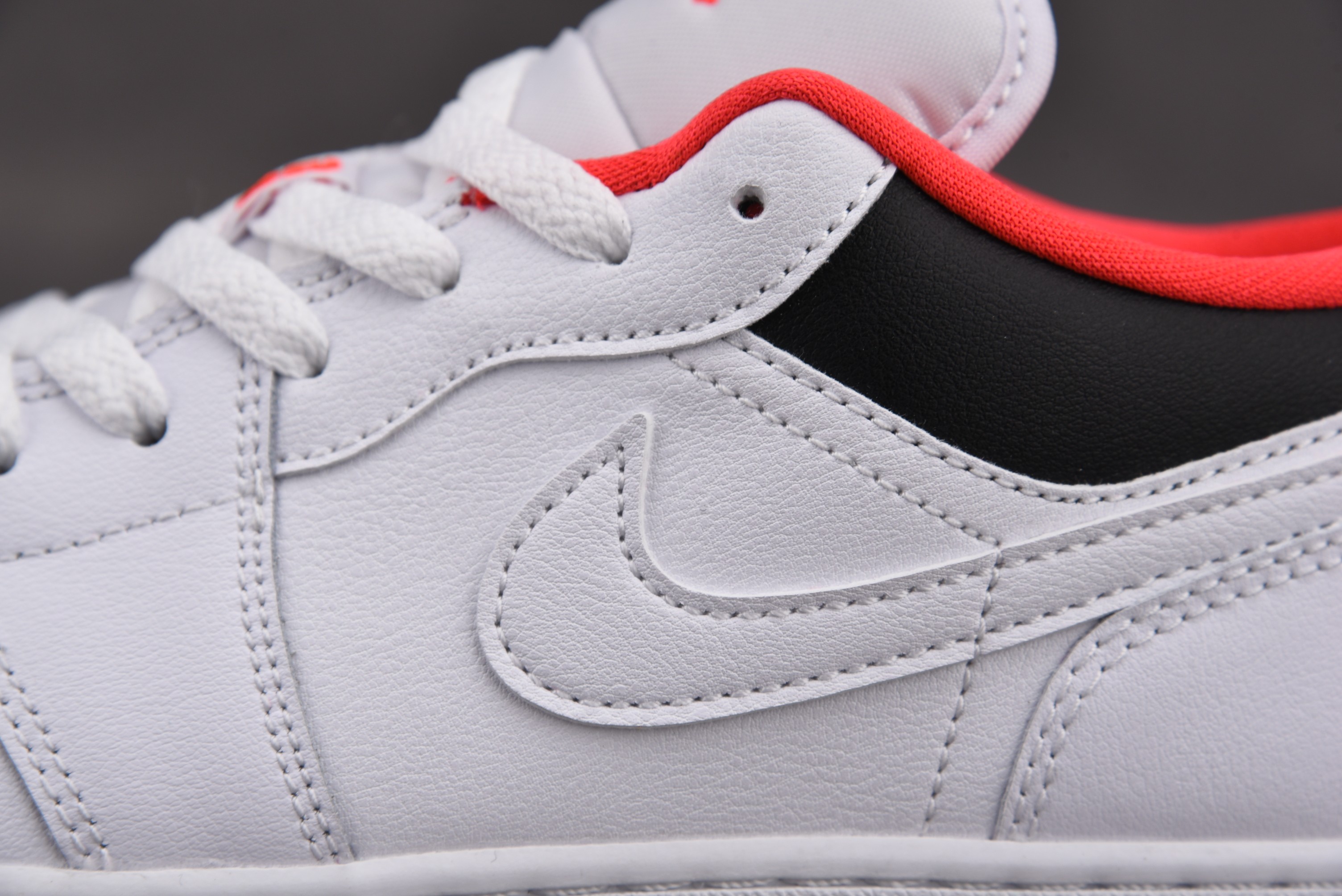 Jordan 1 Low White Black Infrared / Chicago Home