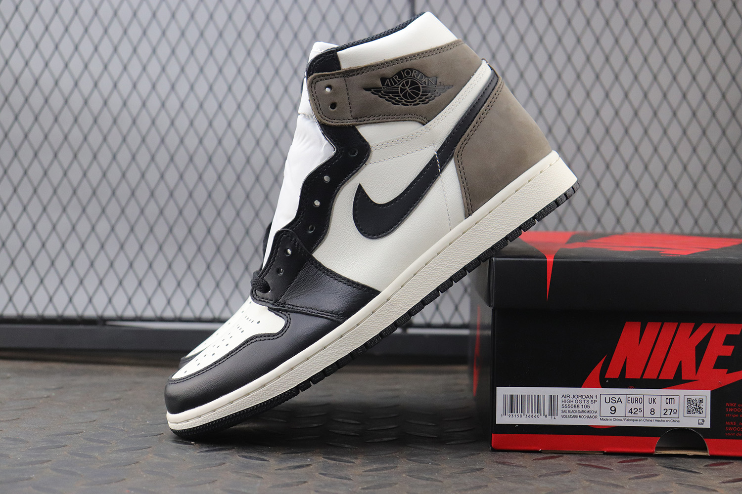 Jordan 1 Retro High Dark Mocha