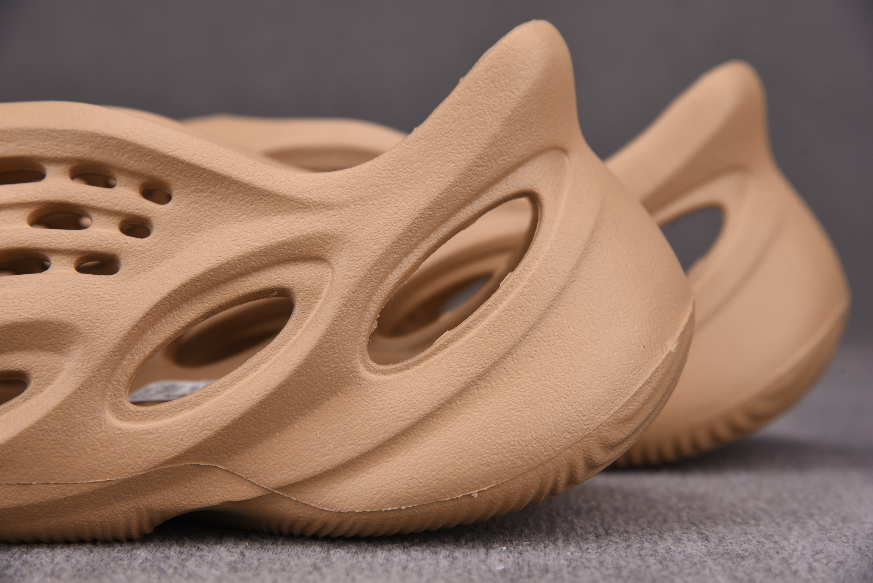 adidas Yeezy Foam RNNR Ochre (One Size Smaller!!)