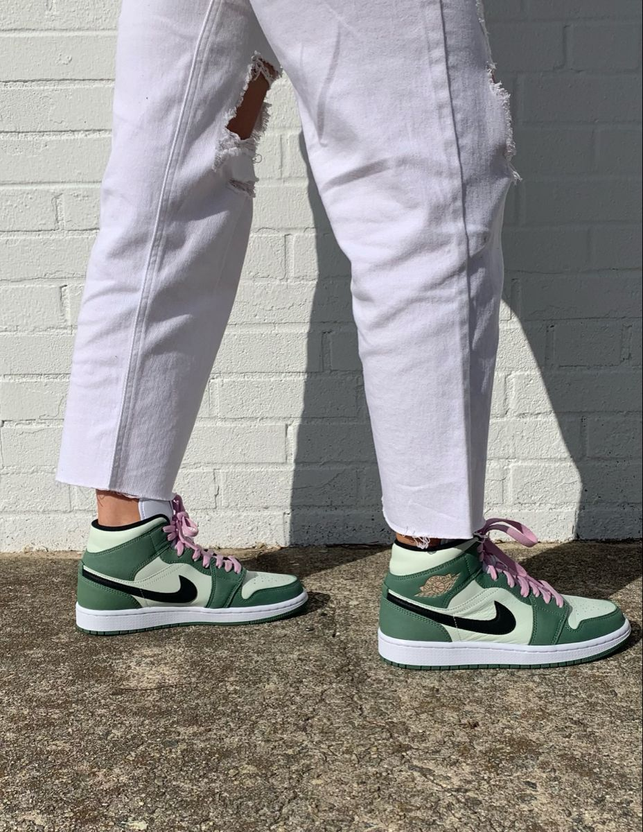 Jordan 1 Mid Dutch Green (Women Size!!)