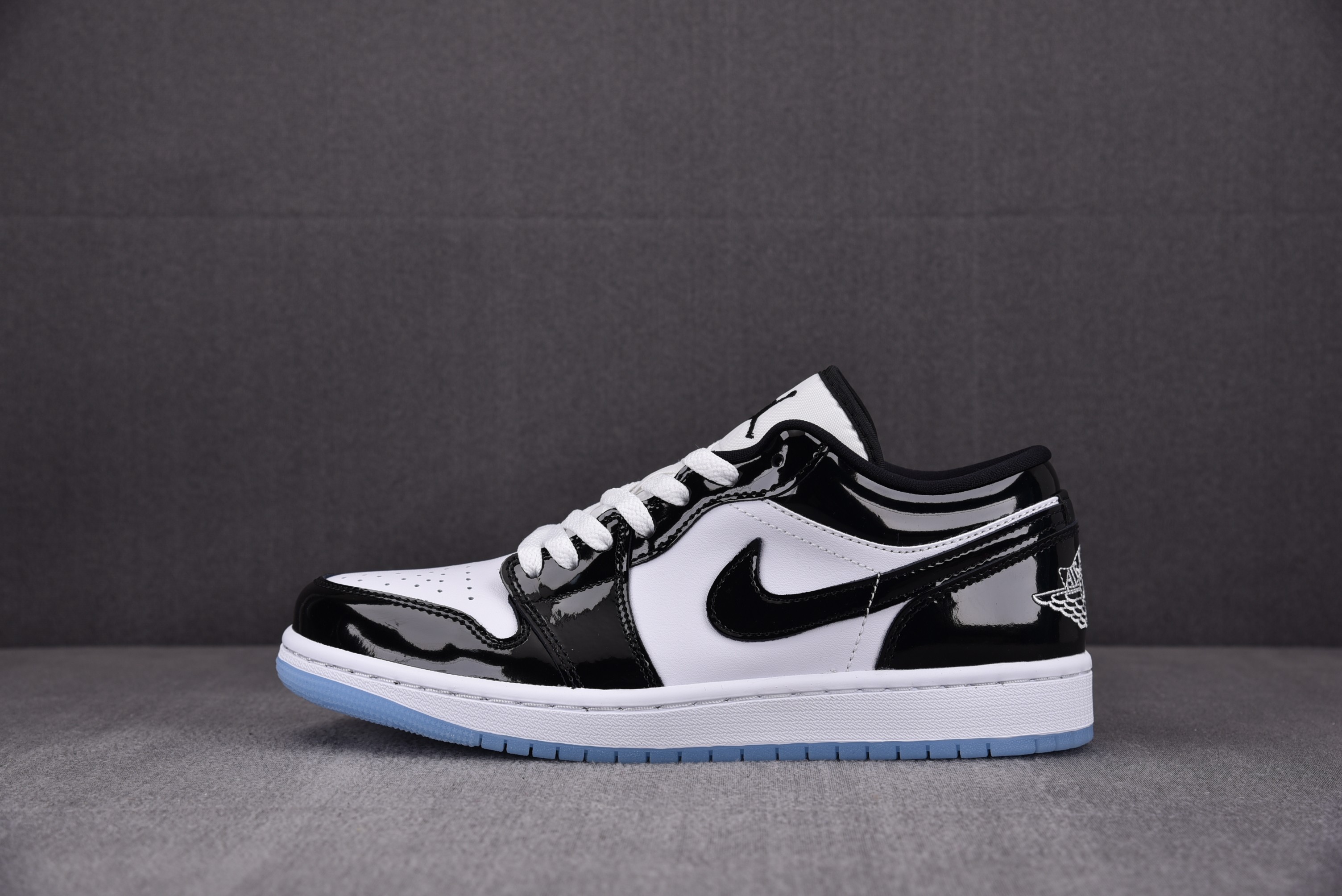 Jordan 1 Low SE Concord