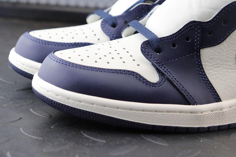 Jordan 1 Retro High Obsidian UNC
