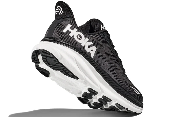 Clifton 9 - BLACK / WHITE (HOKA er litt liten – ta en størrelse opp.)