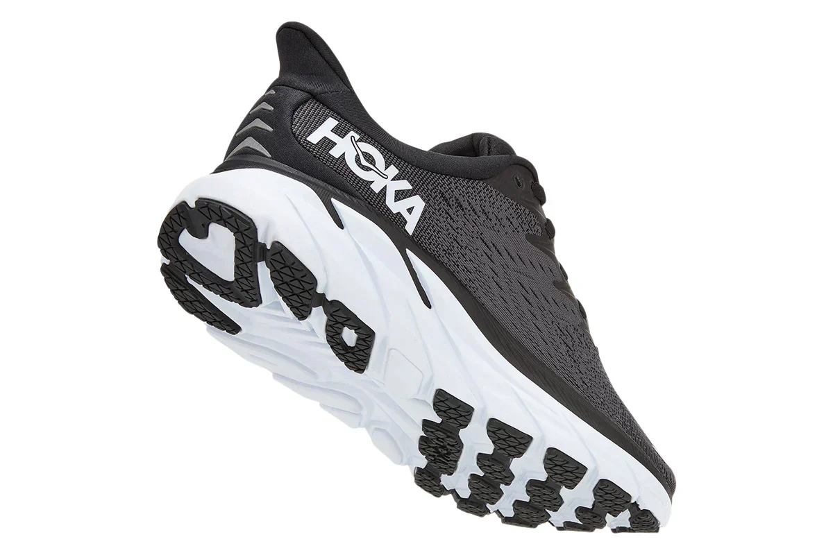 Clifton 8 - Black / White (HOKA er litt liten – ta en størrelse opp.)