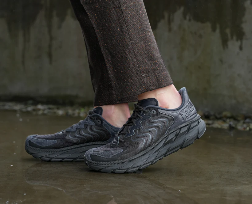 Hoka U CLIFTON LS Black / Asphalt (HOKA er litt liten – ta en størrelse opp.)