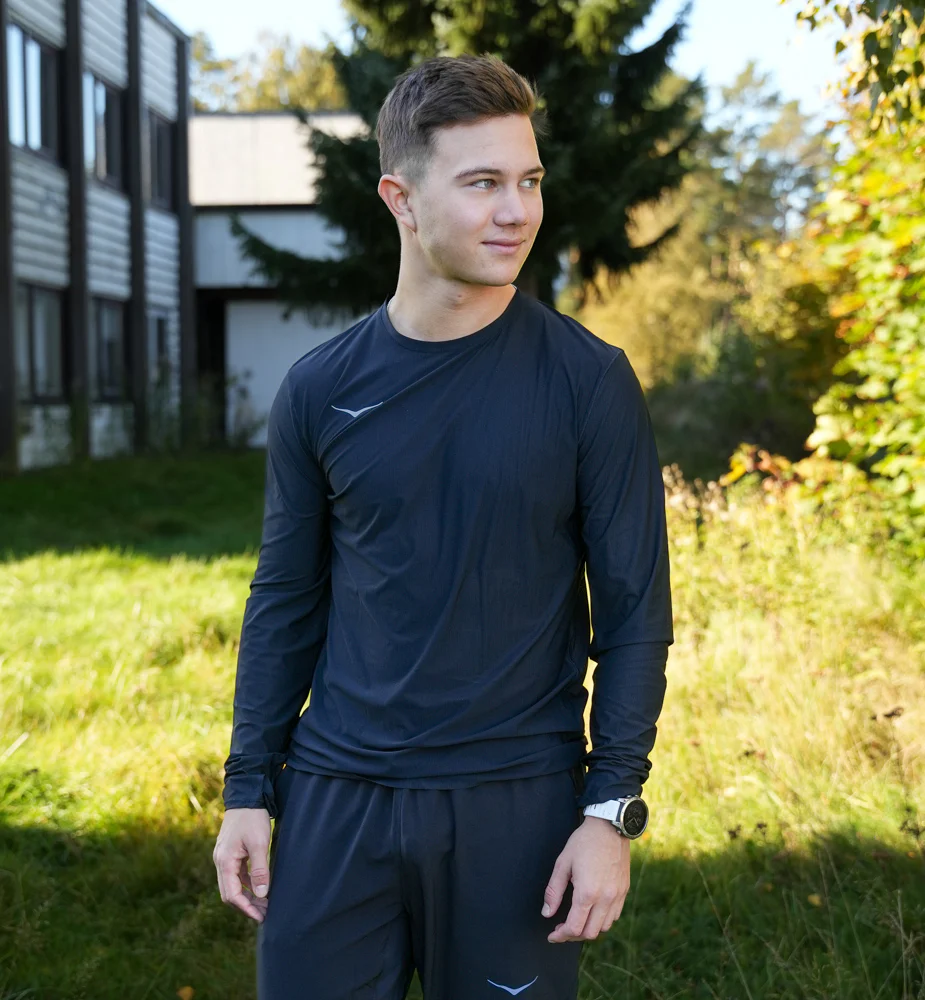 Hoka M AIROLITE RUN LONG SLEEVE Black (HOKA er litt liten – ta en størrelse opp.)