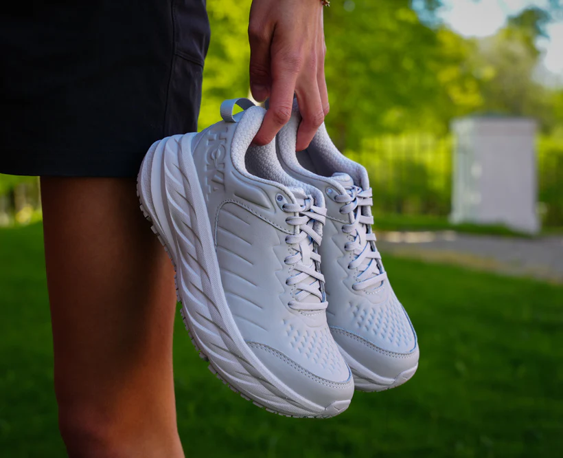 BONDI 8 shifting sand / eggnog (HOKA er litt liten – ta en størrelse opp.)