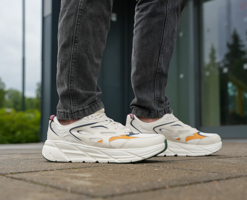 Hoka U CLIFTON L Oat Milk / Alabaster (HOKA er litt liten – ta en størrelse opp.)