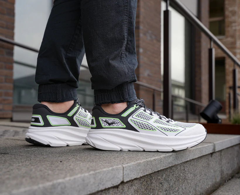 Hoka U CLIFTON ONE9 Black / White (HOKA er litt liten – ta en størrelse opp.)