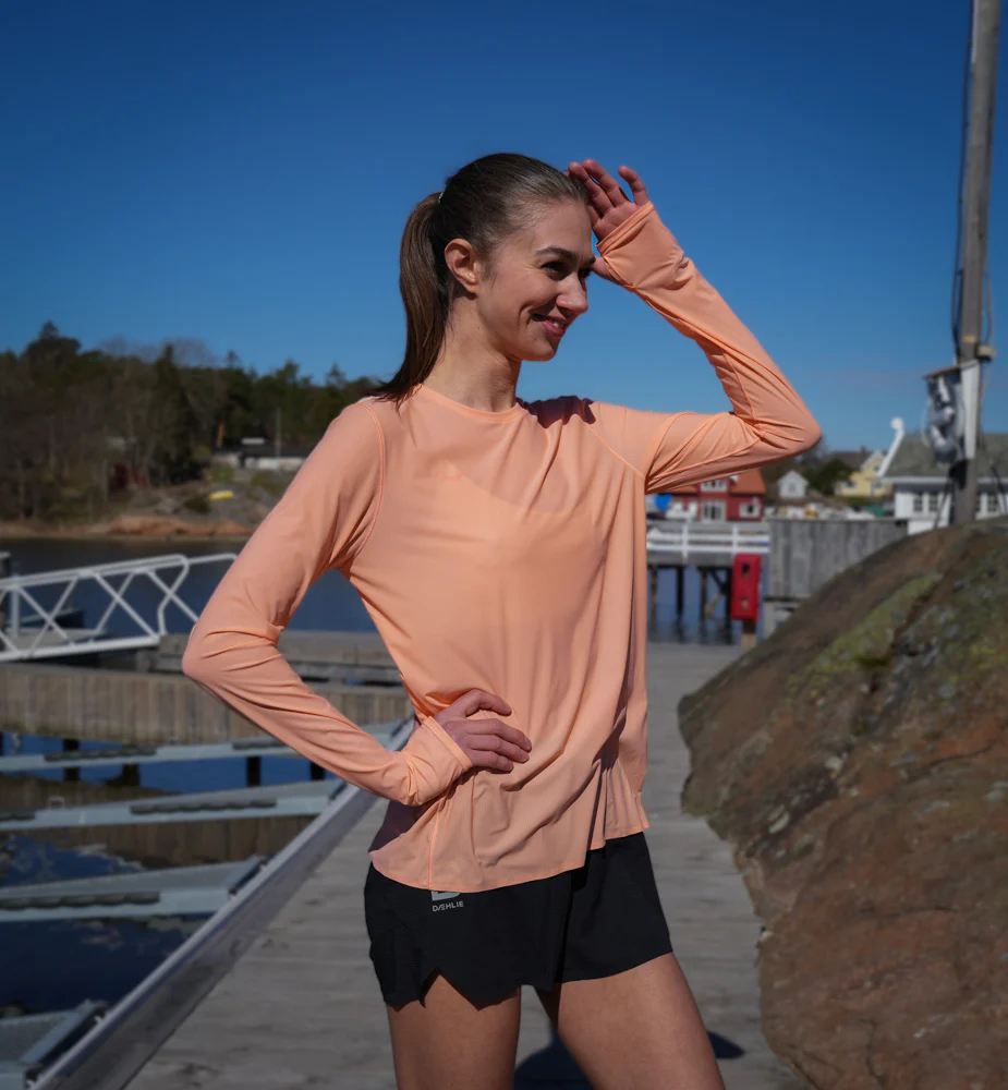Hoka W AIROLITE RUN LONG SLEEVE Papaya (HOKA er litt liten – ta en størrelse opp.)