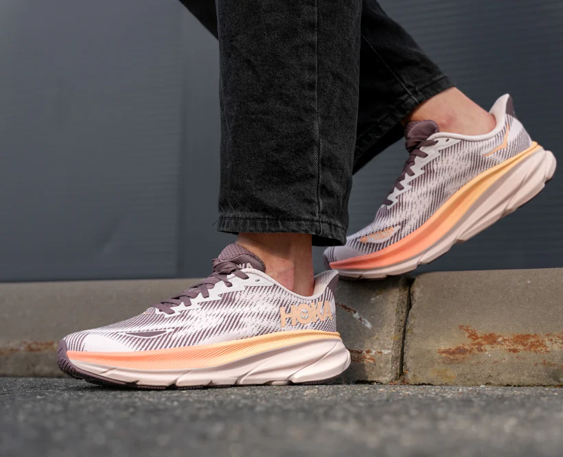 Hoka W CLIFTON 9 GTX Cosmic Pearl / Smoky Quartz (HOKA er litt liten – ta en størrelse opp.)
