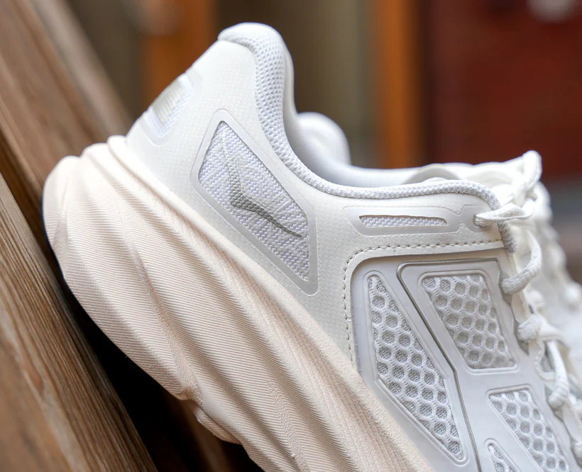 Hoka U CLIFTON ONE9 Frost / Cosmic Grey (HOKA er litt liten – ta en størrelse opp.)