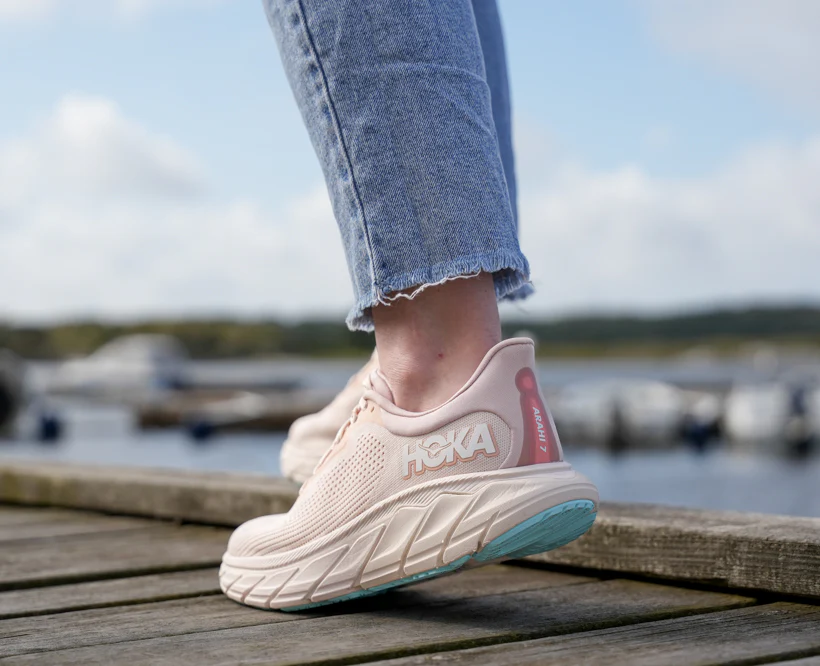 Hoka W ARAHI 7 Vanilla / Cream (HOKA er litt liten – ta en størrelse opp.)