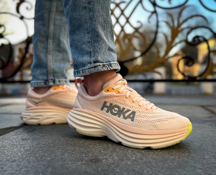 Hoka W BONDI 8 Cream / Vanilla (HOKA er litt liten – ta en størrelse opp.)