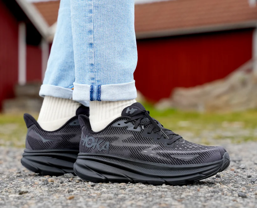 Hoka M CLIFTON 9 Black / Black (HOKA er litt liten – ta en størrelse opp.)