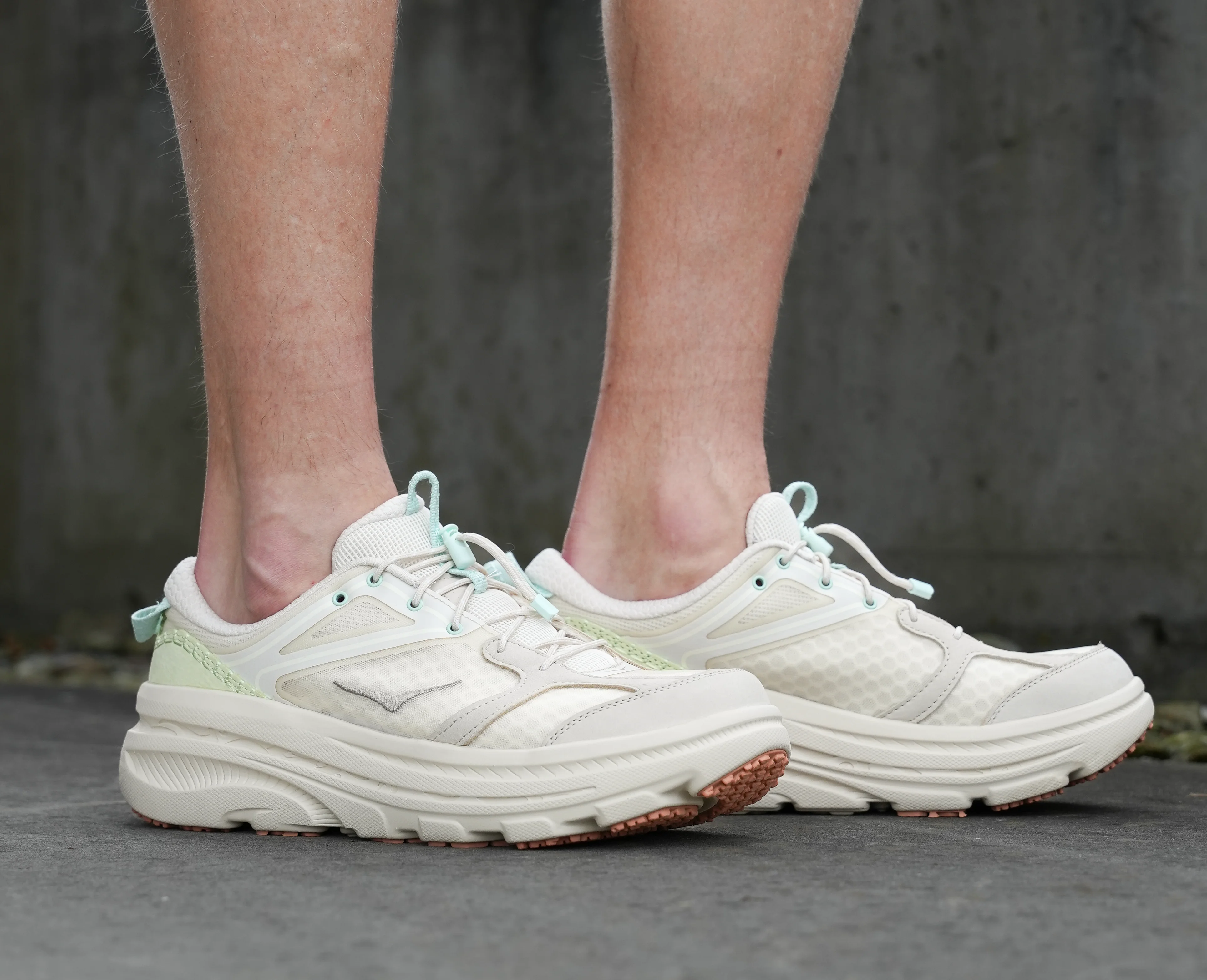 BONDI 8 OUTER SPACE / BELLWETHER BLUE (HOKA er litt liten – ta en størrelse opp.)