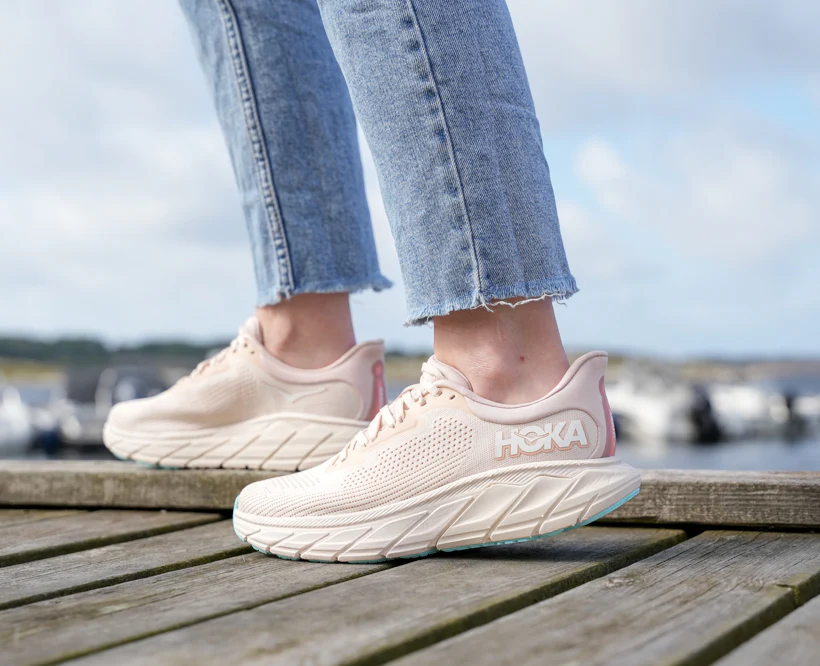 Hoka W ARAHI 7 Vanilla / Cream (HOKA er litt liten – ta en størrelse opp.)