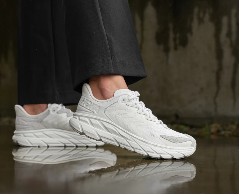 Hoka U CLIFTON LS White / Nimbus Cloud (HOKA er litt liten – ta en størrelse opp.)