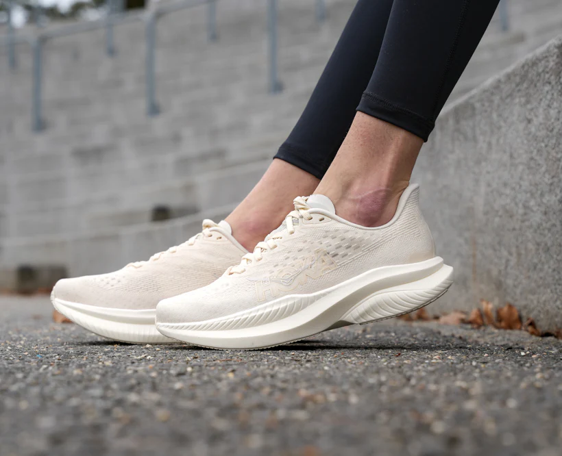 Hoka W MACH 6 Alabaster / Cosmic Grey (HOKA er litt liten – ta en størrelse opp.)