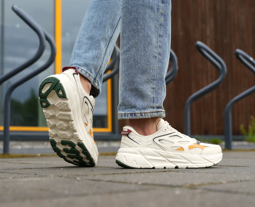 Hoka U CLIFTON L Oat Milk / Alabaster (HOKA er litt liten – ta en størrelse opp.)