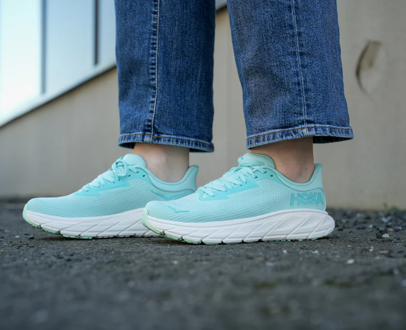 Hoka W ARAHI 7 Blue Spark / Snow Melt (HOKA er litt liten – ta en størrelse opp.)