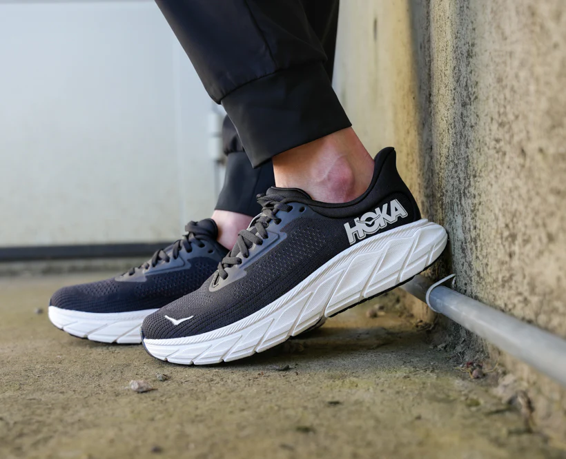 Hoka W ARAHI 7 Black / White (HOKA er litt liten – ta en størrelse opp.)