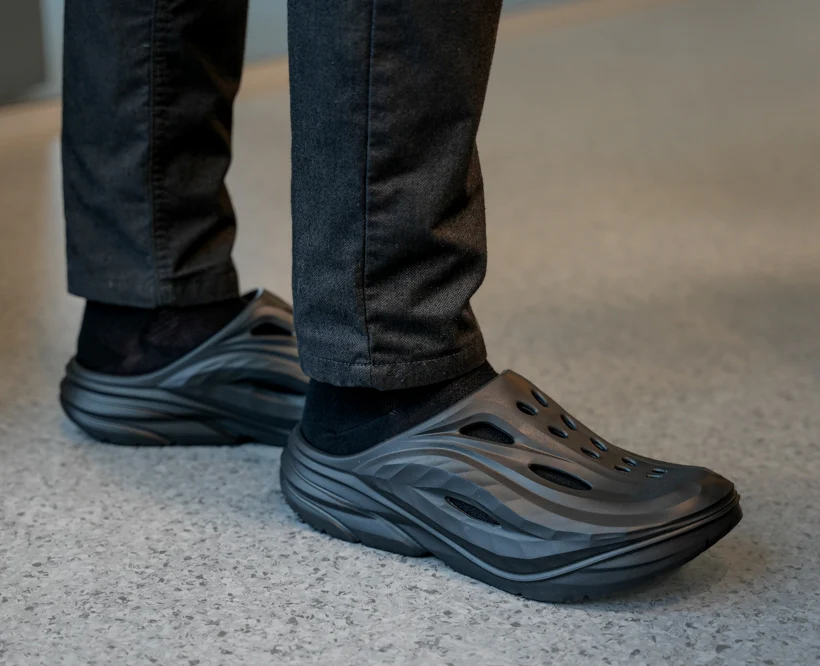 Hoka U ORA RECOVERY MULE Black / Black (HOKA er litt liten – ta en størrelse opp.)