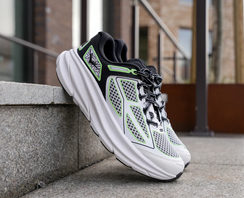 Hoka U CLIFTON ONE9 Black / White (HOKA er litt liten – ta en størrelse opp.)