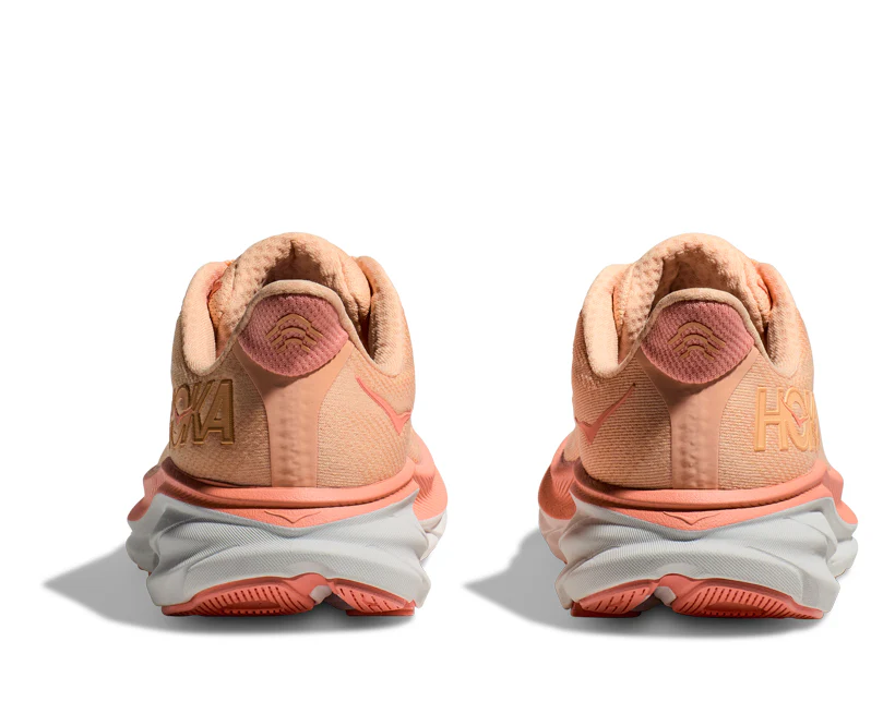 Hoka W CLIFTON 9 Cantaloupe / White (HOKA er litt liten – ta en størrelse opp.)