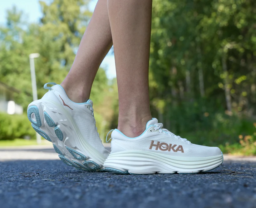 Hoka W BONDI 8 Frost / Rose Gold (HOKA er litt liten – ta en størrelse opp.)