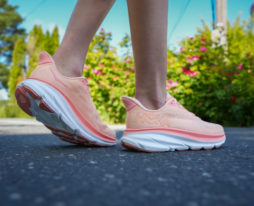 Hoka W CLIFTON 9 Cantaloupe / White (HOKA er litt liten – ta en størrelse opp.)