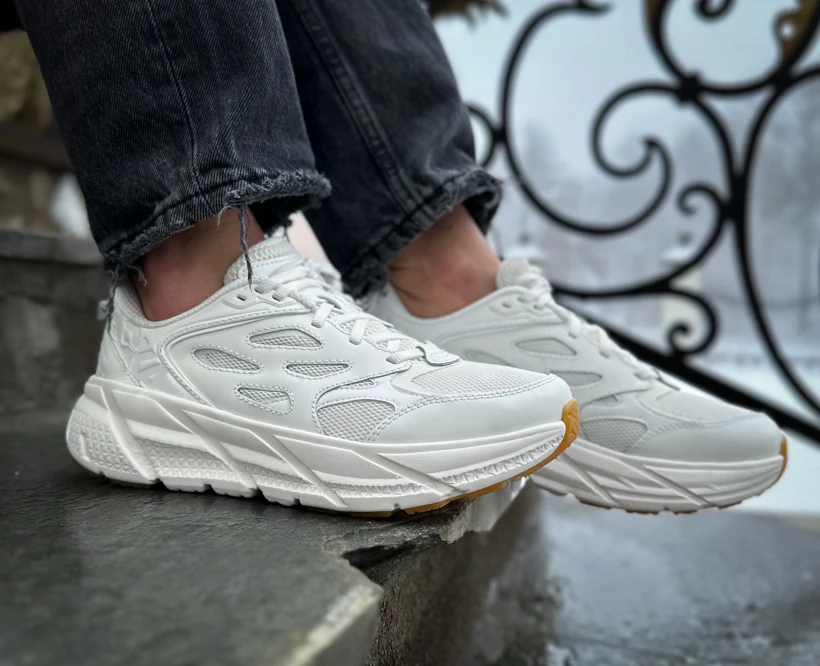 Hoka U CLIFTON L White / White (HOKA er litt liten – ta en størrelse opp.)