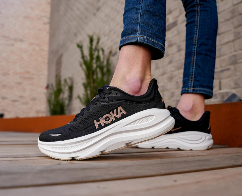 Hoka W BONDI 9 Black / Rose Gold (HOKA er litt liten – ta en størrelse opp.)
